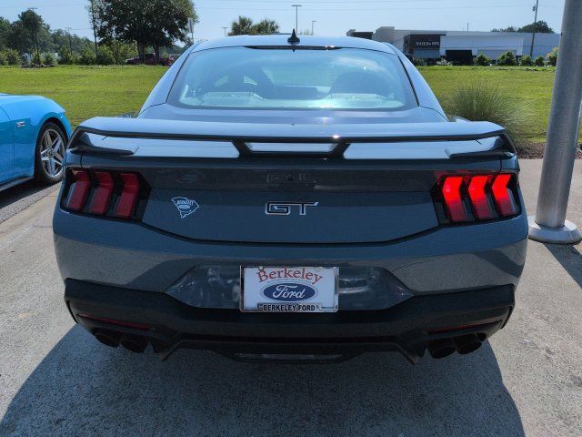 Used 2025 Ford Mustang GT Premium w/ GT Performance Package RWD image 4
