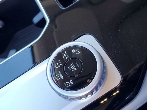 New 2026 Mitsubishi Outlander SEL image 27