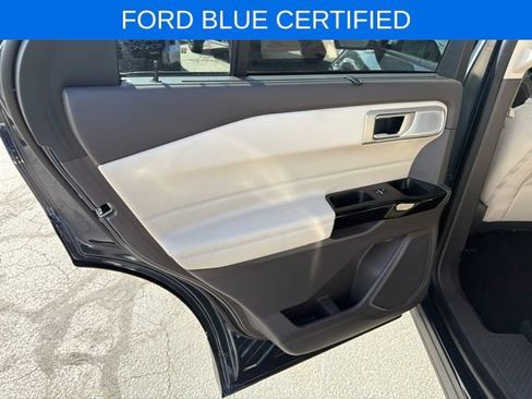 Used 2023 Ford Explorer Platinum w/ Technology Package AWD/4WD image 22