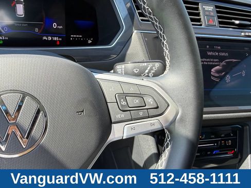 Used 2023 Volkswagen Tiguan SE w/ Panoramic Sunroof Package FWD image 18