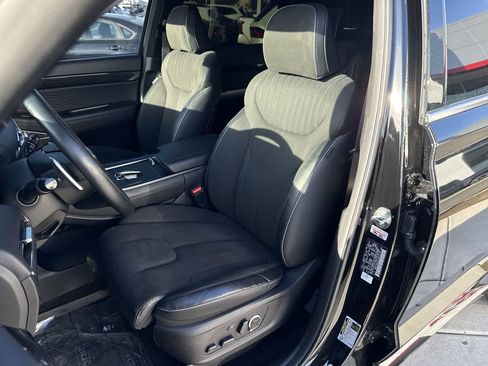 Used 2024 Hyundai Palisade Calligraphy image 11
