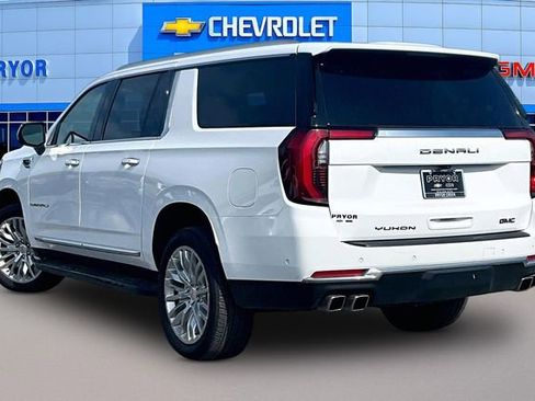 Used 2025 GMC Yukon XL Denali AWD/4WD image 4