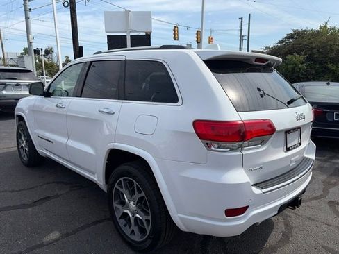 Used 2019 Jeep Grand Cherokee Overland AWD/4WD image 5