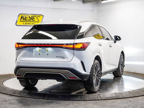 Used 2024 Lexus RX 350h w/ Convenience Package AWD/4WD image 4