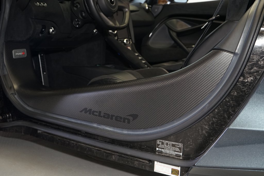 Used 2020 McLaren 720S Spider RWD image 28