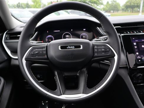 Used 2023 Jeep Grand Cherokee L Laredo AWD/4WD image 15