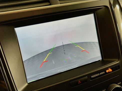 Used 2018 Ford Explorer XLT w/ Equipment Group 202A FWD image 22