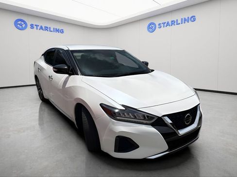 Used 2022 Nissan Maxima SV w/ Floor Mat Group FWD image 2