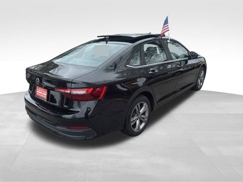 Used 2024 Volkswagen Jetta SE image 23