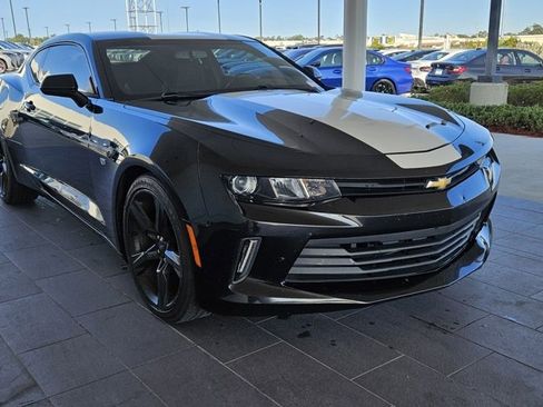 Used 2018 Chevrolet Camaro LT image 4