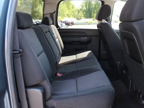 Used 2011 Chevrolet Silverado 2500 LT w/ Interior Plus Package AWD/4WD image 38