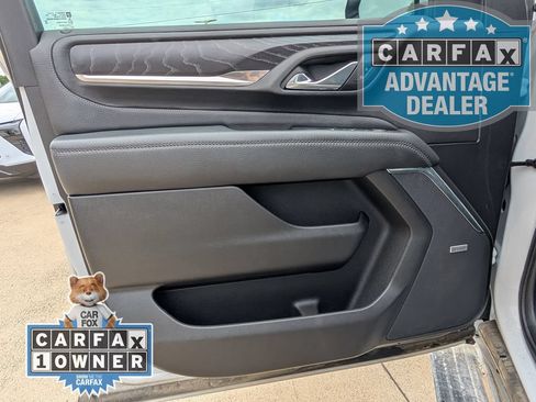 Used 2023 GMC Yukon XL Denali AWD/4WD image 18