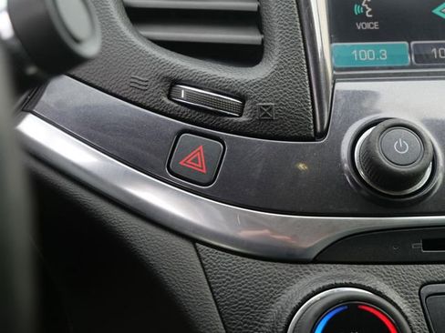 Used 2015 Chevrolet Impala LT w/ Convenience Package image 24