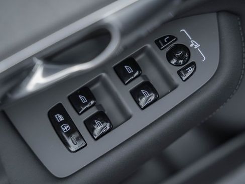 New 2026 Volvo XC90 B6 Ultra image 37