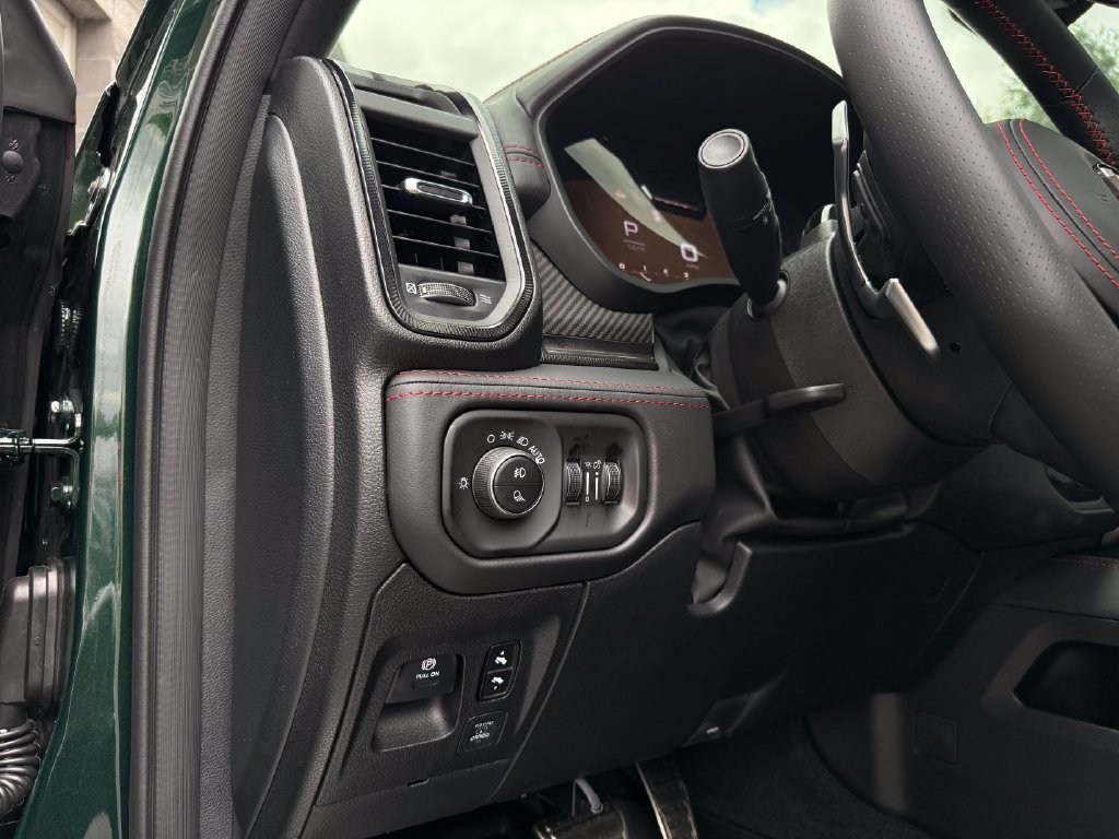 Used 2027 RAM 1500 4x4 Crew Cab image 29