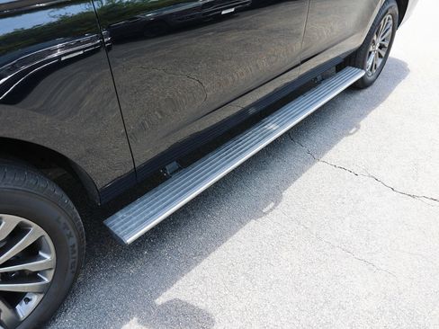 Used 2020 Ford Expedition Max Limited AWD/4WD image 9
