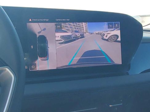 New 2025 Audi Q6 e-tron Premium Plus image 30