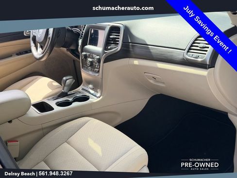 Used 2019 Jeep Grand Cherokee Laredo AWD/4WD image 16