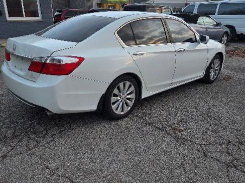 Used 2015 Honda Accord EX image 4