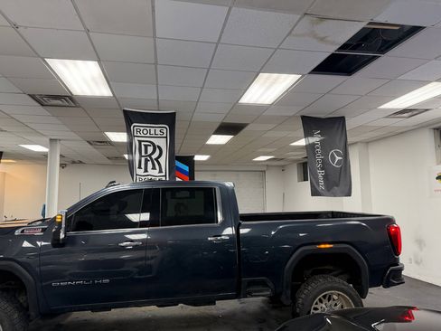 Used 2022 GMC Sierra 3500 Denali image 12