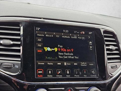 Used 2019 Jeep Grand Cherokee Altitude image 17