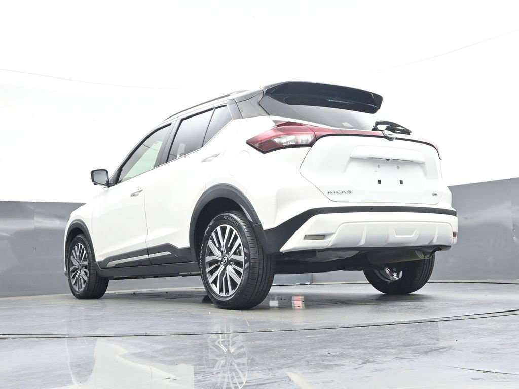 Certified 2024 Nissan Kicks SR FWD image 36