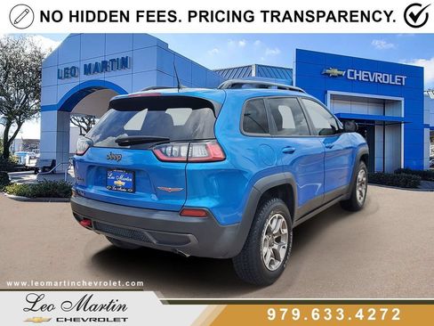 Used 2022 Jeep Cherokee Trailhawk AWD/4WD image 3