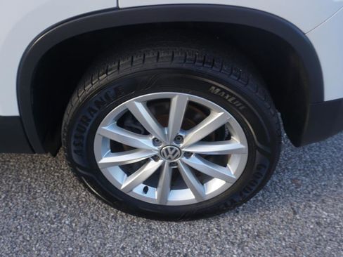 Used 2017 Volkswagen Tiguan Wolfsburg Edition FWD image 9