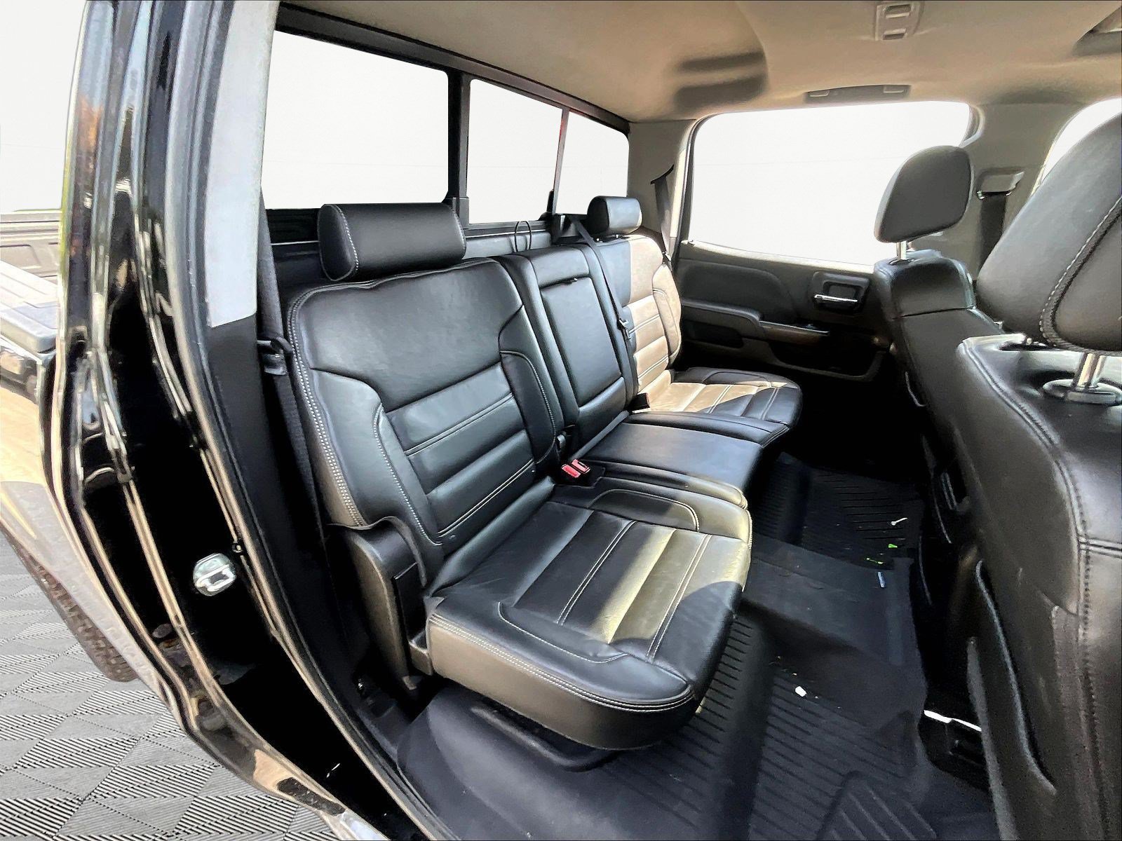 Used 2018 GMC Sierra 1500 Denali w/ Denali Ultimate Package AWD/4WD image 26