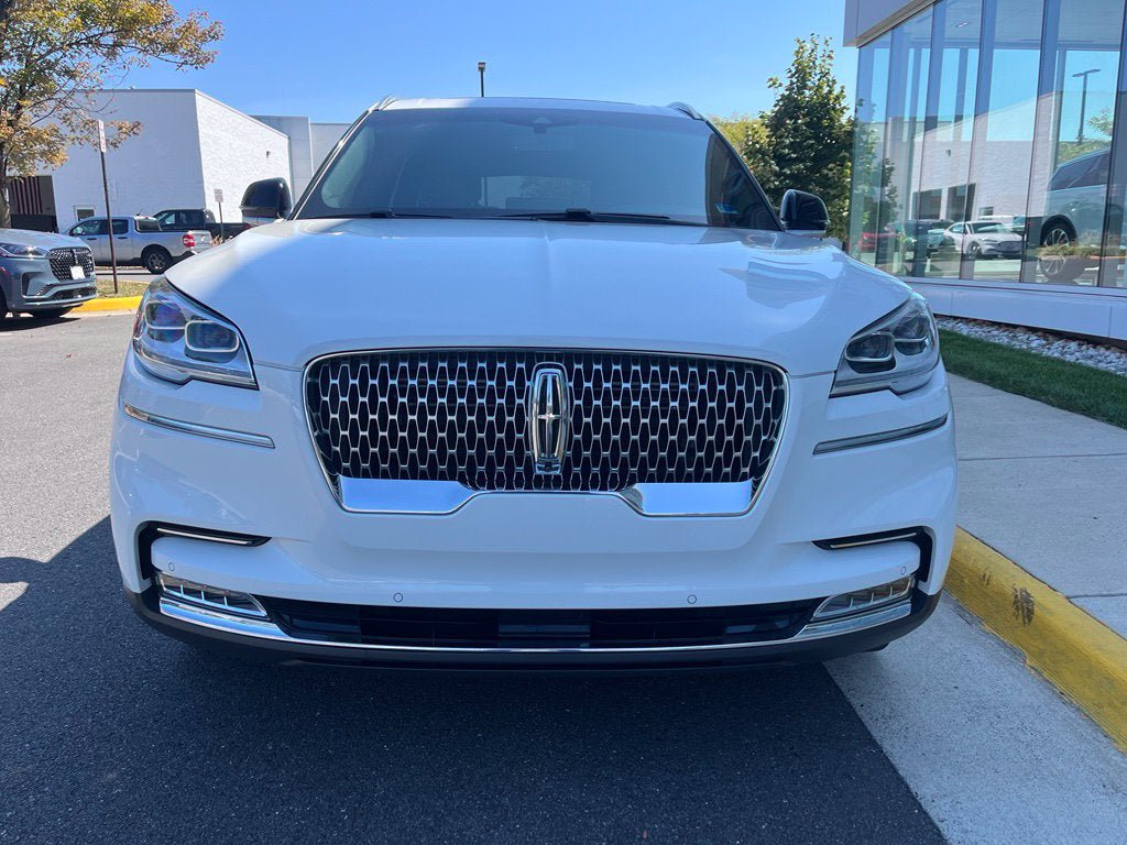 Certified 2024 Lincoln Aviator Reserve w/ Equipment Group 201A AWD/4WD image 2