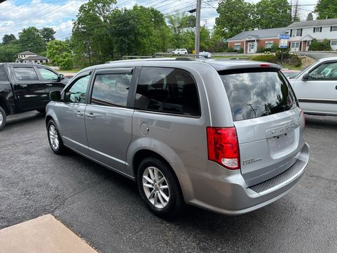 Used 2019 Dodge Grand Caravan SXT FWD image 9