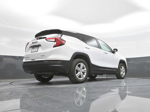 Used 2024 GMC Terrain SLE AWD/4WD image 35