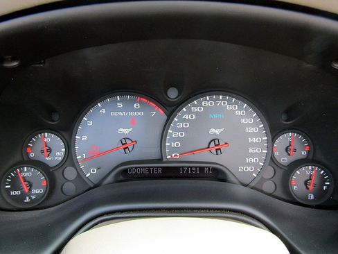 Used 2003 Chevrolet Corvette Convertible w/ Preferred Equipment Group1 RWD image 19