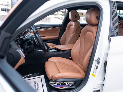 Used 2019 BMW 530i SPORT LINE w/ Convenience Package image 16
