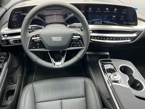 New 2025 Cadillac Lyriq Luxury image 10