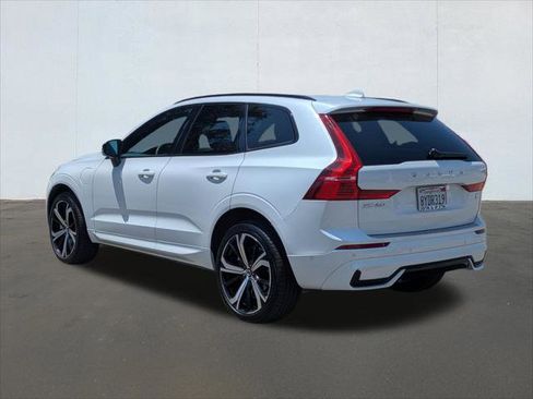 Used 2022 Volvo XC60 T8 R-Design w/ Advanced Package AWD/4WD image 3