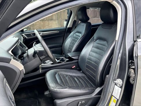 Used 2015 Ford Fusion SE w/ Equipment Group 202A image 7