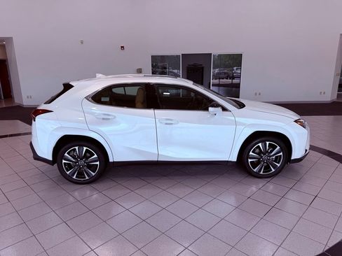Used 2025 Lexus UX 300h FWD w/ Accessory Package (Z1) image 14