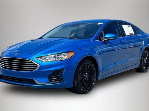 Used 2020 Ford Fusion SE FWD image 2