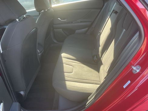 Used 2022 Hyundai Elantra SEL w/ Convenience + Premium Package image 22