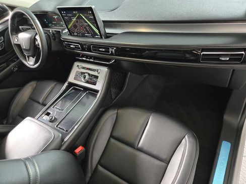 Used 2023 Lincoln Aviator AWD w/ Class IV Trailer Tow Package image 18