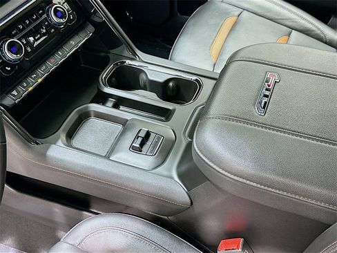 Used 2024 GMC Sierra 2500 AT4 w/ AT4 Premium Plus Package image 17