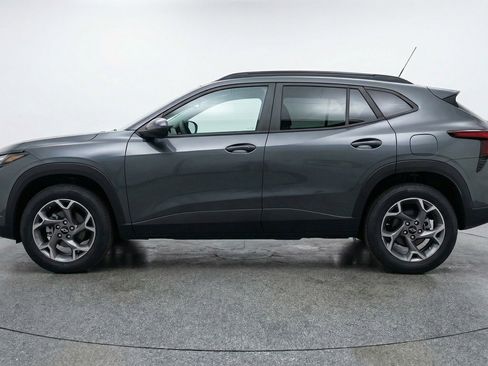 Used 2025 Chevrolet Trax LT image 5
