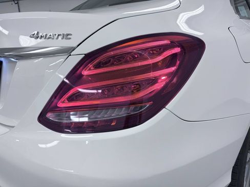 Used 2018 Mercedes-Benz C 300 4MATIC Sedan image 9