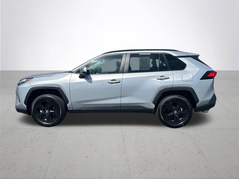 Used 2025 Toyota RAV4 XLE AWD/4WD image 10
