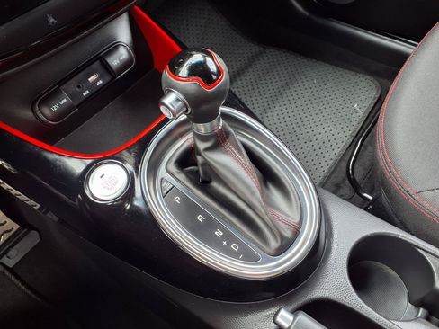 Used 2019 Kia Soul + FWD image 17