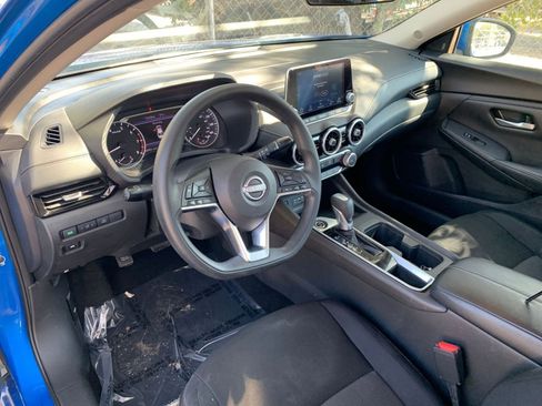 Used 2025 Nissan Sentra SV image 30