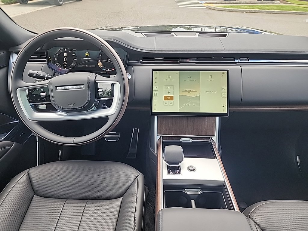 New 2026 Land Rover Range Rover Long Wheelbase SE AWD/4WD image 23