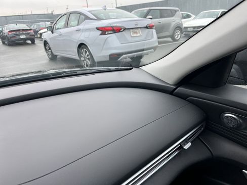 Used 2025 Hyundai Elantra SEL image 36