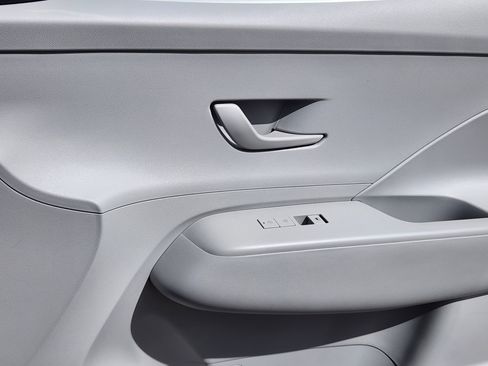 Certified 2025 Hyundai Kona SEL image 15